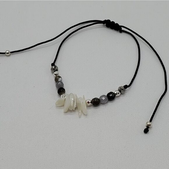 💚Beaded Bracelet Strands Set of 3 - Picture 2 of 4